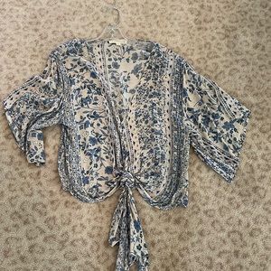 Love stitch small top blue floral kimono